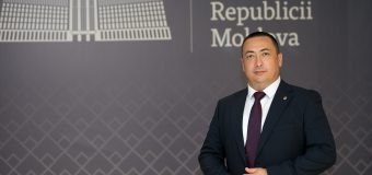 Un deputat, la prima ședință plenară