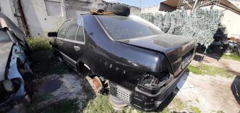 Verificări la un parc de dezmembrări auto din Chișinău: Angajații vamali au ridicat 11 autoturisme