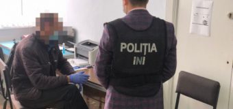 Un angajat al IMSP CS Edineț – reținut în flagrant, în timp ce elibera certificate de vaccinare false