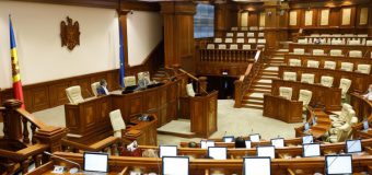 Deputatul Adrian Belîi și Igor Grosu au discutat cu angajații Parlamentului, nevaccinați, despre importanța vaccinării