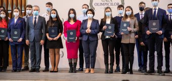 Premii pentru cei mai buni elevi și profesori, înmânate în cadrul Galei Olimpicilor 2021