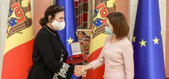 Maia Sandu i-a conferit „Ordinul de Onoare” Katarinei Mathernová
