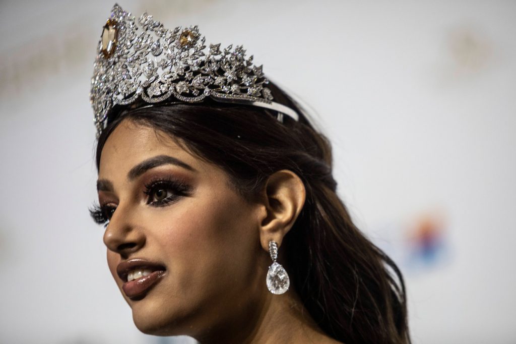 Miss India, Harnaaz Sandhu, poses for the media  after winning the  70th Miss Universe beauty pageant in Israel's southern Red Sea coastal city of Eilat on December 13, 2021.S(Photo by Heidi Levine /Sipa Press).//LEVINE_30/2112130643,Image: 647657506, License: Rights-managed, Restrictions: , Model Release: no, Credit line: Profimedia