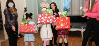 FOTO// Acțiuni de caritate pentru copii, în contextul Sărbătorilor de Crăciun și de Anul Nou