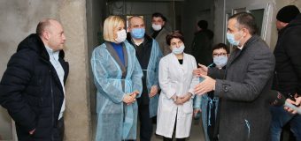 Irina Vlah a inspectat reconstrucția clădirii spitalului raional din Vulcănești