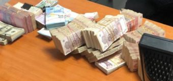 Doi bărbați din Bălți, cercetați penal pentru activitatea unui schimb valutar clandestin. Prejudiciul preliminar estimat se ridică la două milioane lei