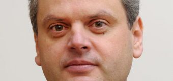 Oleg Serebrian, noul viceprim-ministru pentru Reintegrare al Republicii Moldova, a depus jurământul