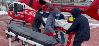 Un bărbat de 39 ani, transportat la Chișinău cu ajutorul SMURD: Pacientul a suferit un politraumatism sever în urma unui accident rutier