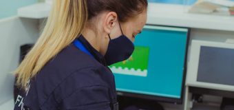 Pentru a fi scutiți de autoizolare, doi moldoveni au prezentat certificate de vacinare falsificate