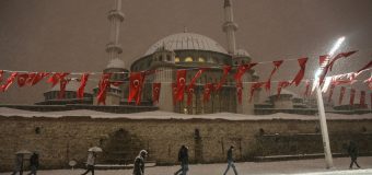 Căderi masive de zăpadă în Turcia. Aeroportul din Istanbul rămâne închis, drumurile sunt blocate