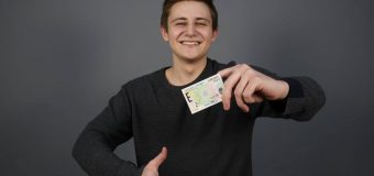Abonamente gratuite în transportul public pentru 40 de tineri voluntari de la Centrul Municipal de Tineret Chișinău!