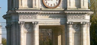 Orologiul de pe Arcul de Triumf a fost reparat: Acesta va anunța prin sunet fiecare sfert de oră, precum și ora exactă
