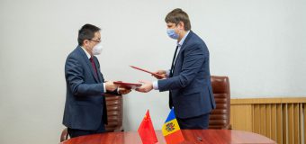 A fost semnat Acordul de predare-primire a celui mai mare parc fotovoltaic din Moldova