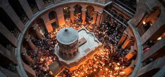Sfânta Lumină de la Ierusalim va ajunge sâmbătă seara la Chișinău! Cum va fi adusă și împărțită bisericilor