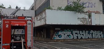 (FOTO) Pompierii au intervenit la stingerea unui incendiu izbucnit în preajma Hotelului Național