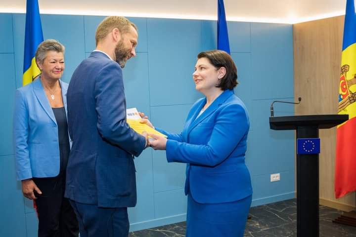 Natalia Gavrilița a transmis cea de-a doua parte a chestionarului pentru obținerea statutului de țară candidat pentru aderare la UE