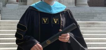 (FOTO) Un șef de Agenție a absolvit o universitate din SUA