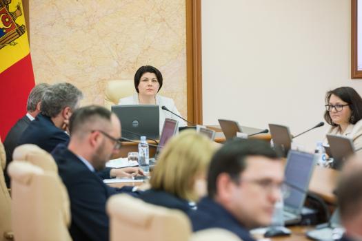 Guvernul susține excluderea imunității deputaților pentru cazurile de corupție sau spălare de bani