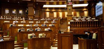 Votat în lectură finală: polița RCA va putea fi perfectată și procurată online