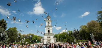 Peste 150 de copii au lansat spre cer porumbei, în semn de pace, în cadrul unui eveniment organizat de fracțiunea Partidului „ȘOR”
