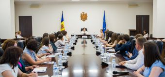 Un grup de studenți – la discuții cu Premierul