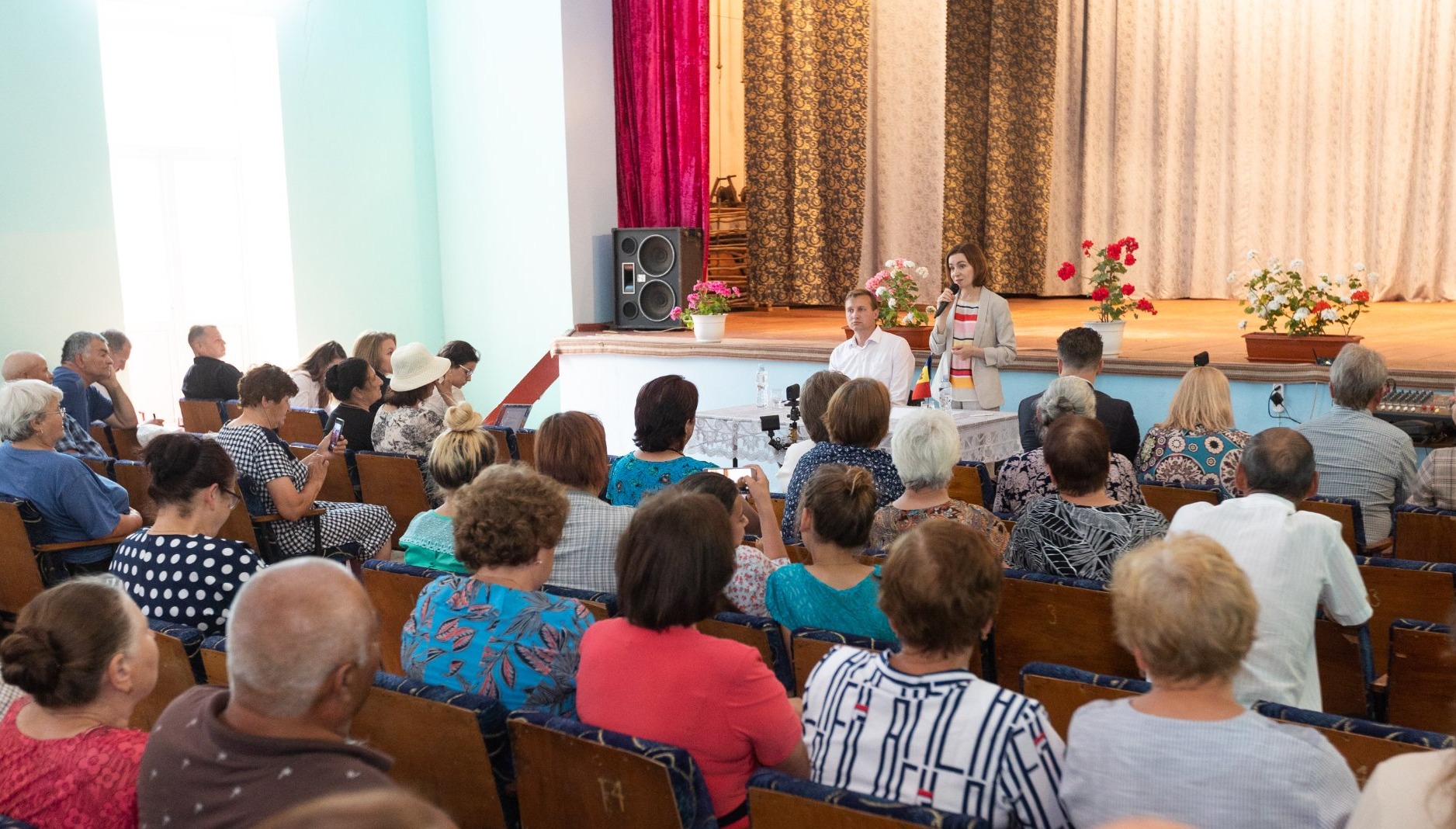 Președintele țării, la discuții cu locuitorii din 2 sate din raionul Rezina: „Oamenii sunt îngrijorați de războiul de la granița noastră”