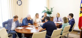 Va fi micșorat costul serviciilor consulare pentru cetățenii Republicii Moldova din afara țării