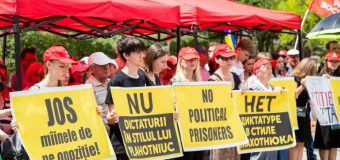 Socialiștii au protestat la Judecătoria Chișină, sediul Ciocana