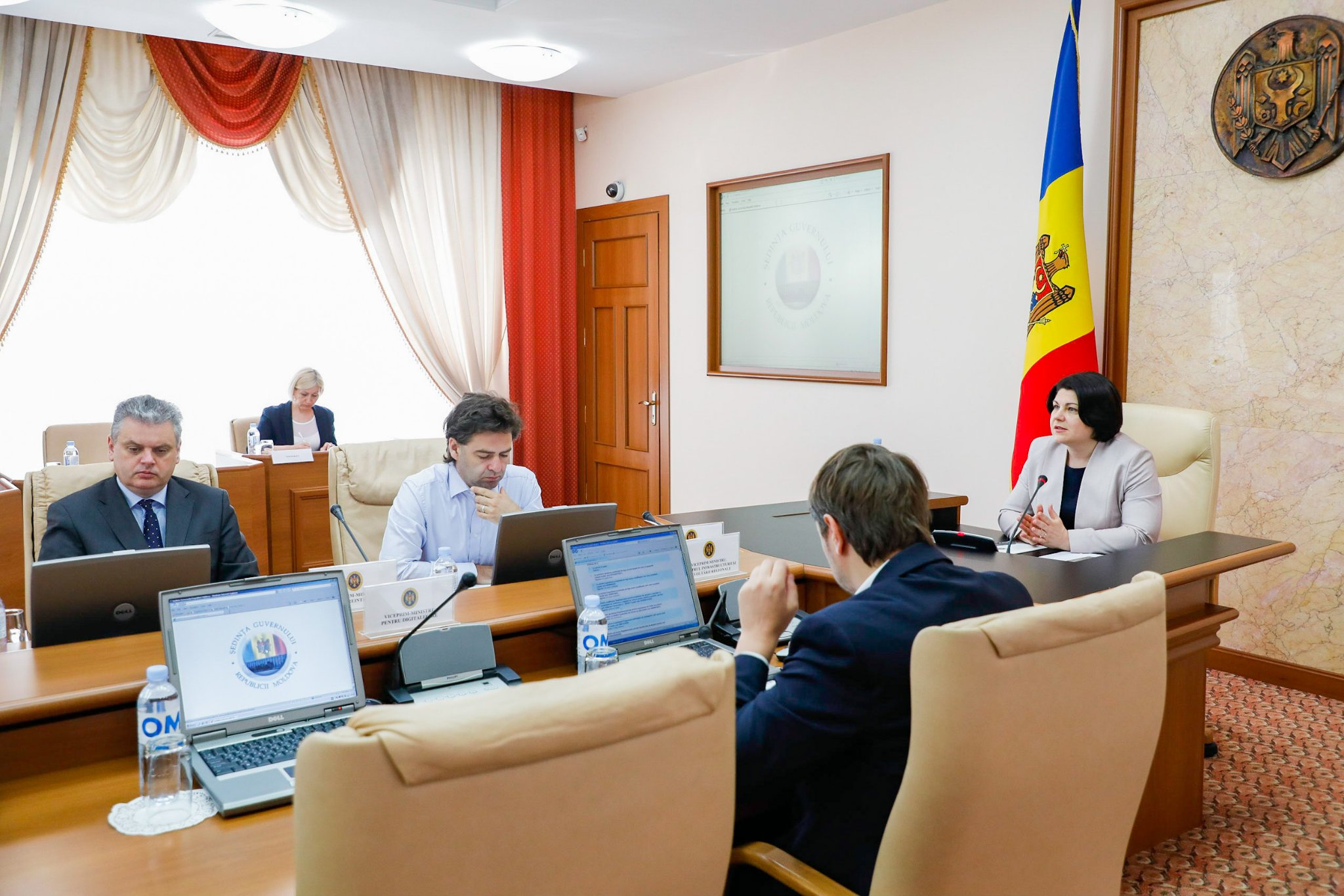 Guvernul a aprobat proiectul prin care se propune prelungirea stării de urgență