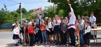 Echipa lui Ilan Șor, din raionul Orhei, continuă să renoveze drumurile din sate