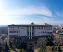 La Parlament vor fi organizate audieri privind situația din domeniul carburaților și consecințele crizei petroliere globale