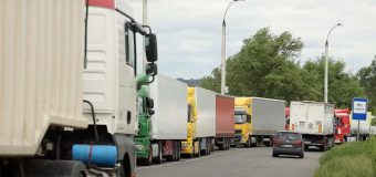 Trafic sporit de camioane cu marfă la posturile vamale