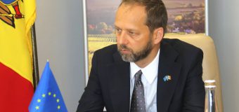 (FOTO) Trolling marca „Ambasador UE”: „Aparatele de aer condiționat funcționează”