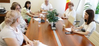 Audieri publice privind respectarea drepturilor copilului la îngrijire familială substitutivă acordată de un asistent parental profesionist, organizate de Comisia drepturile omului și relații interetnice