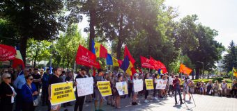 (VIDEO) PSRM protestează la Parlament