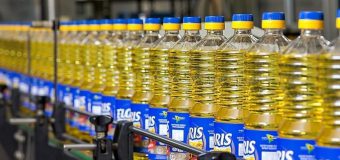 Trans-Oil Moldova a donat 40 mii de sticle de ulei primăriei s. Giugiulești și Consiliului raional Cahul