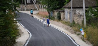Echipa Partidului „ȘOR” din raionul Orhei continuă să renoveze drumurile din sate