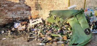 Locuitorii capitalei sunt îndemnați să nu arunce în containerele pentru deșeuri mucuri de țigară nestinse