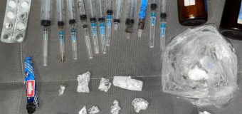 Droguri în valoare de 150 de mii de lei, ridicate de polițiști și procurori