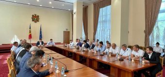 Responsabili din domeniul construcțiilor la discuții cu Andrei Spînu. Ministrul: „Am reiterat mesajele mele față de cei care construiesc aiurea”