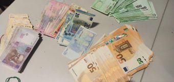 Euro, dolari și hrivne ucrainene depistate la o pasageră pe ruta „Chișinău – Istanbul”