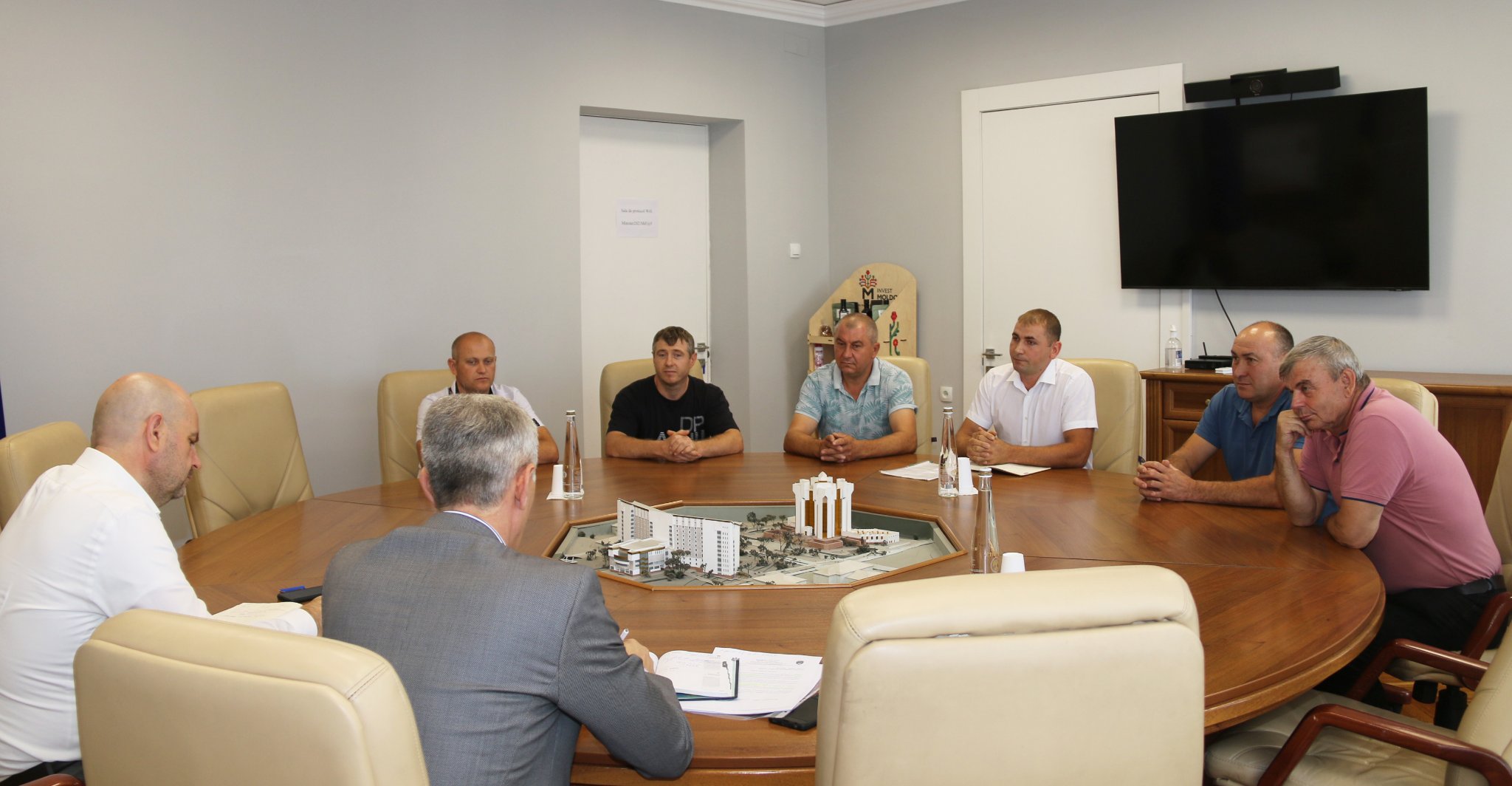 Un grup de crescători de porcine – în audiență la ministrul Bolea. Îndemnurile făcute