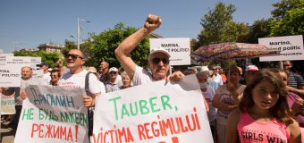 Un nou protest în fața Procuraturii Generale: Mii de membri și simpatizanți ai Partidului „ȘOR” au cerut eliberarea deputatului Marina Tauber și demisia actualei guvernări
