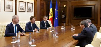 Un oficial român – în discuții cu Președintele Parlamentului