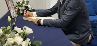 Ion Ceban a semnat în Cartea de Condoleanțe deschisă la Ambasada Marii Britanii