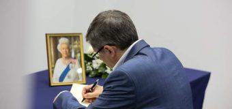 (FOTO) Igor Grosu a transmis un mesaj de condoleanțe familiei regale
