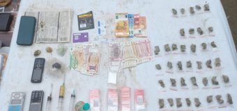 Peste 40 plicuri cu droguri în Cahul și trei bărbați reținuți
