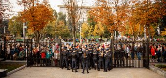 Partidul Șor: Protestatarii au fost împiedicați să manifeste în fața Președinției, în timpul vizitei comisarului european Johannes Hahn