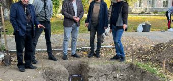 (FOTO) Săpături arheologice în zona Pieței vechi a târgului Chișinău