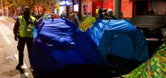Poliția a distrus orășelul de corturi, iar patru protestatari au fost reținuți. Reacția Partidului „Șor”: „Noaptea ca tâlharii”